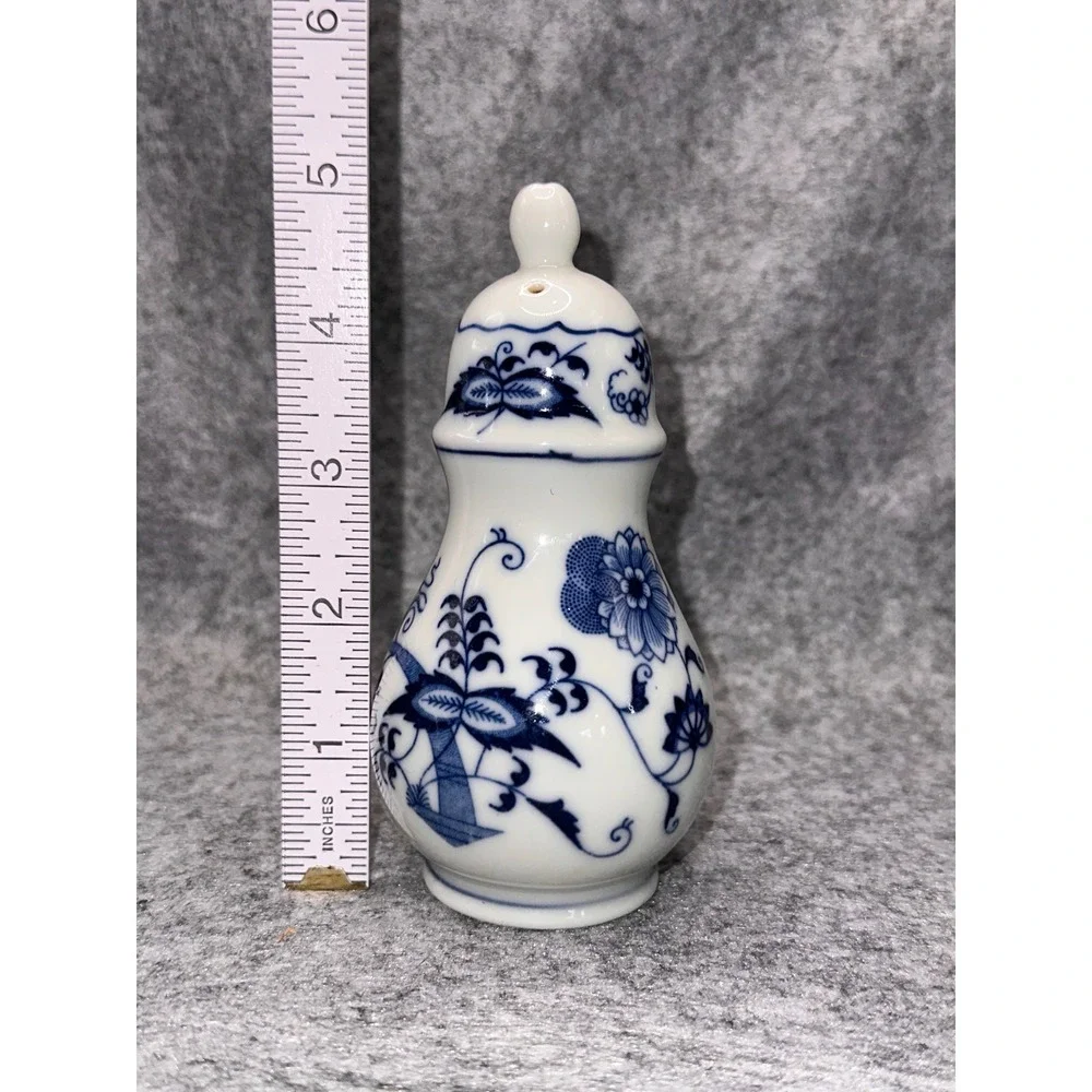 Blue Danube Porcelain Salt Shaker Blue Onion Pattern Vintage Japan Single Shaker